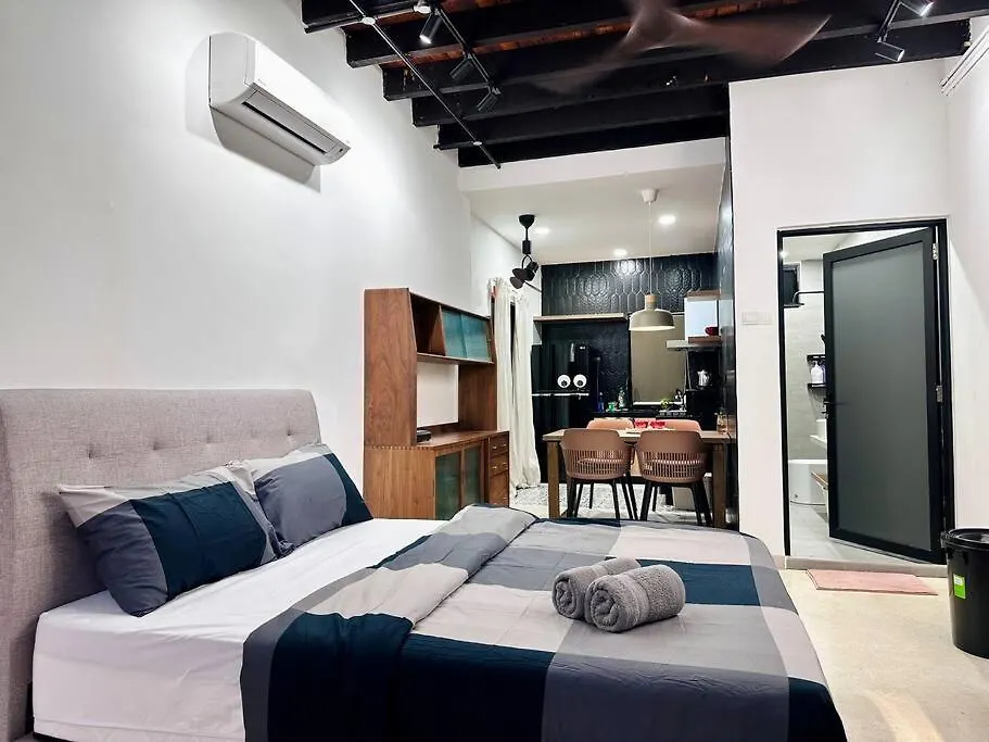 Fettes Villa For 20Pax @Centralpenang/Gurney George Town 0*,  Malezja